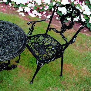 Grape Carver Chair - Black/