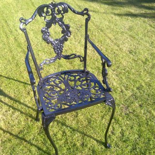 Grape Carver Chair - Black