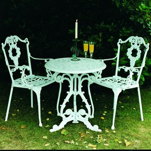 Grape Carver Chair - White/