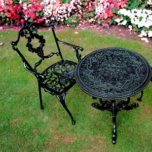 Grape Round Table - Black/