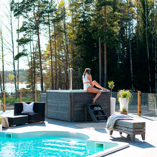 Rexener Polar Arctic White Hot Tub with PR200 Water Heater & Jet System - Handmade in Finland